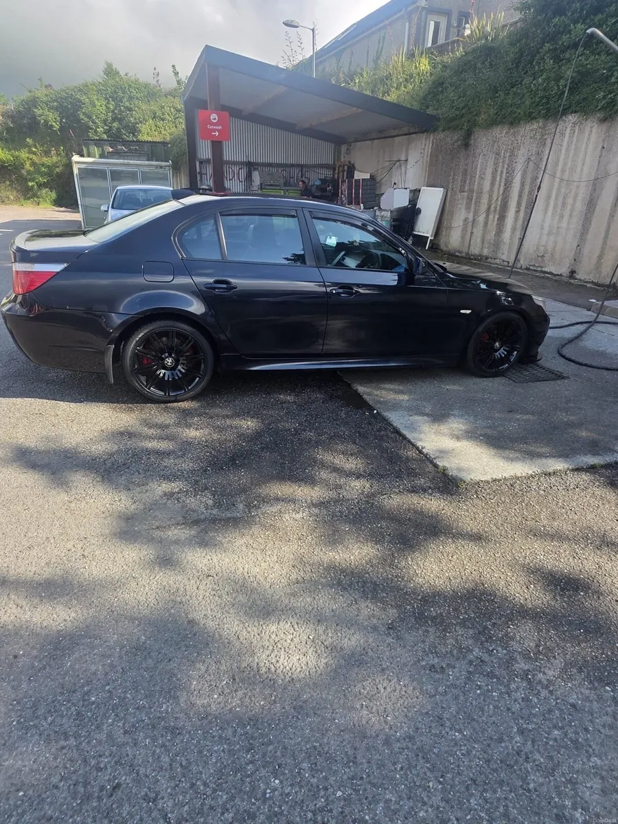 BMW 523i - Image 4