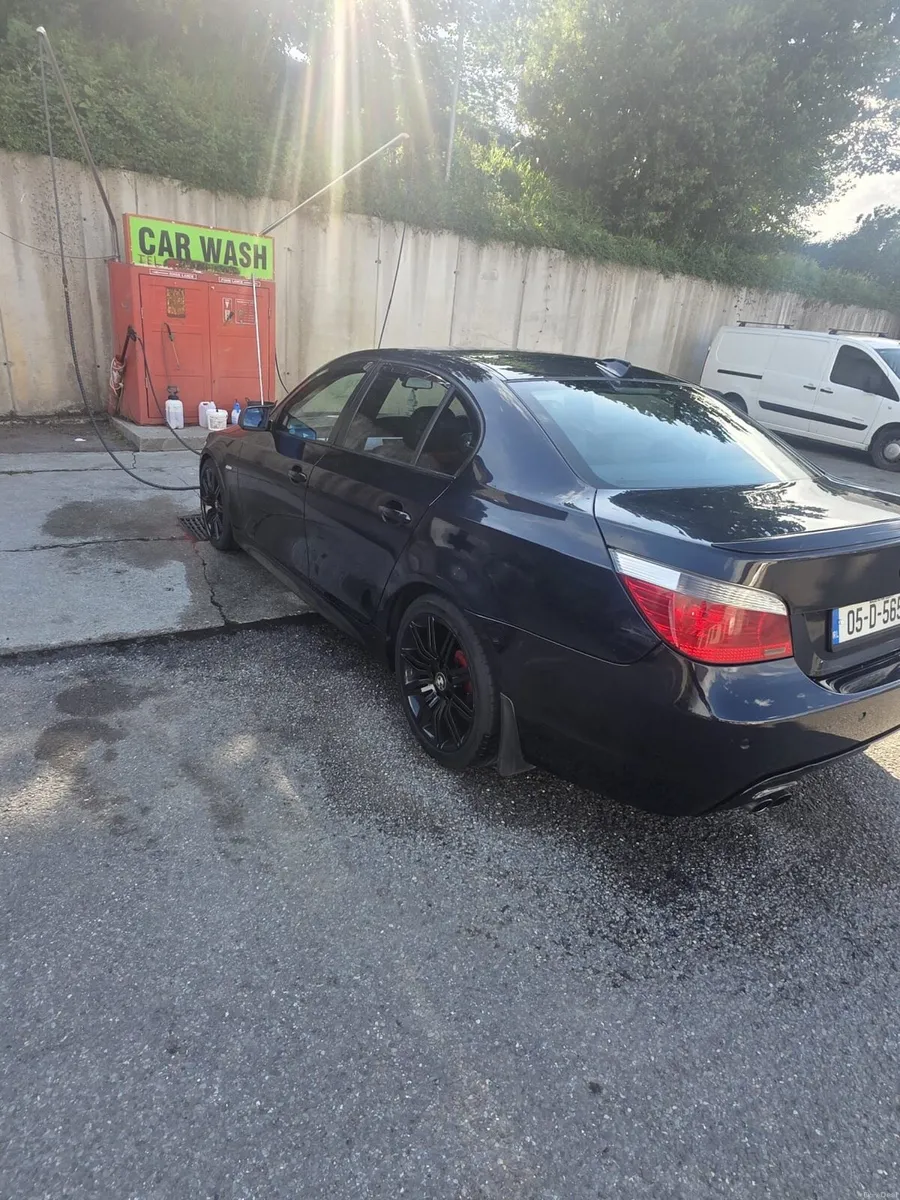 BMW 523i - Image 3