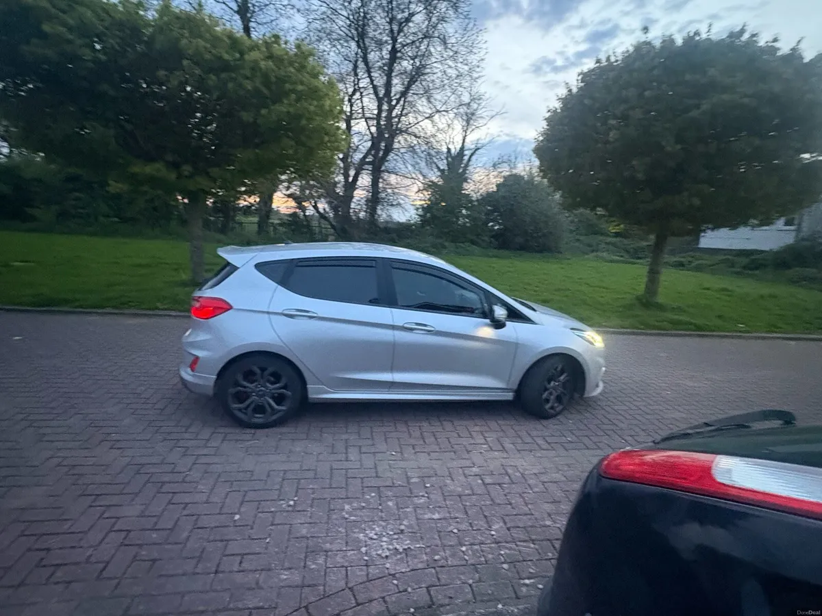 Car - Image 1