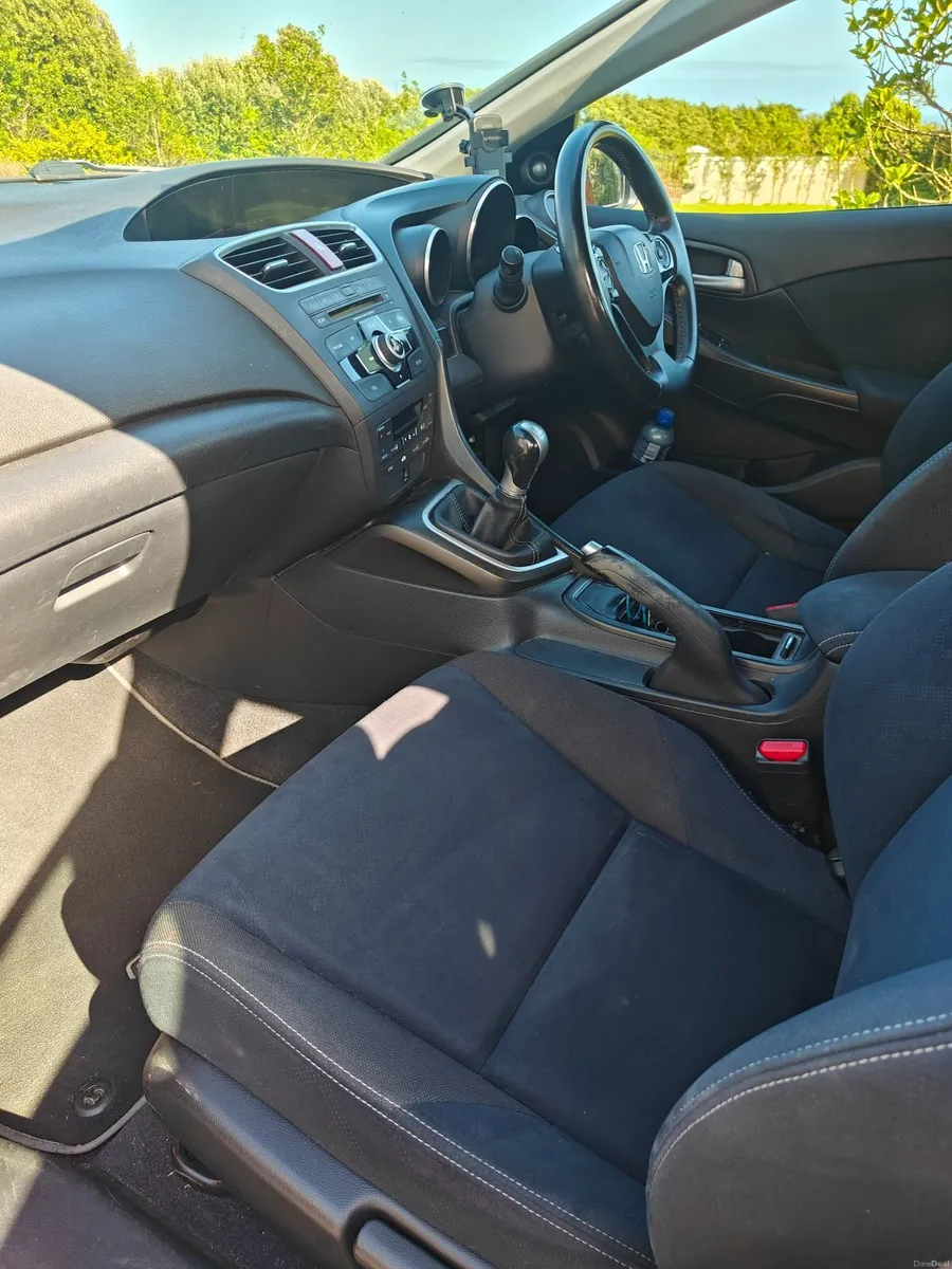 Honda Civic 2014 - Image 4