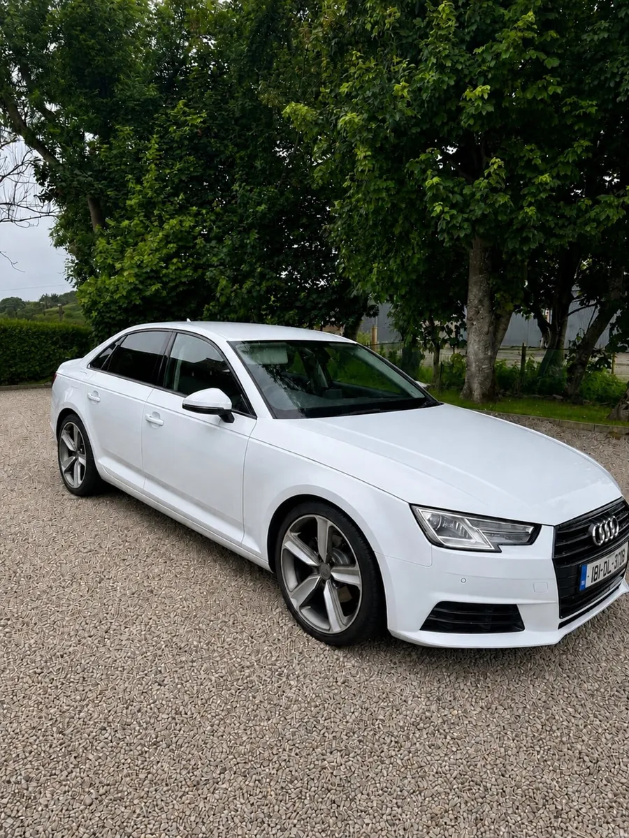 Audi A4 SE Ultra S-TRONIC - Image 4