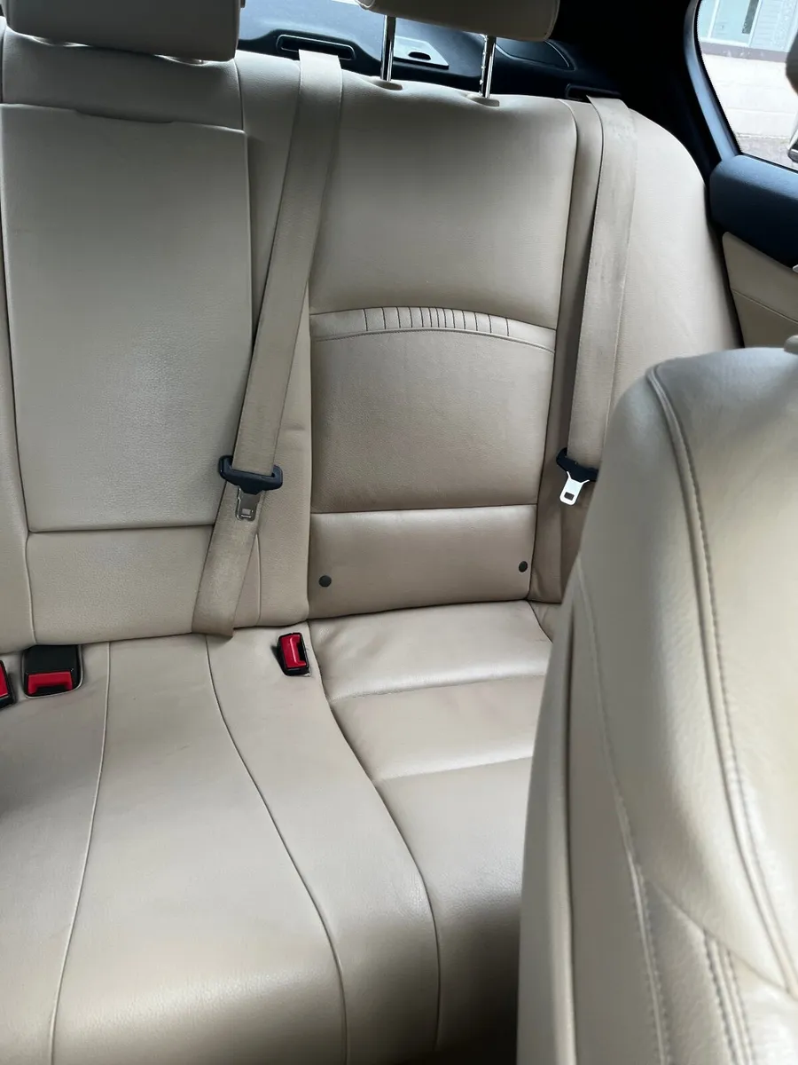 BMW 5-Series 2015 - Image 6