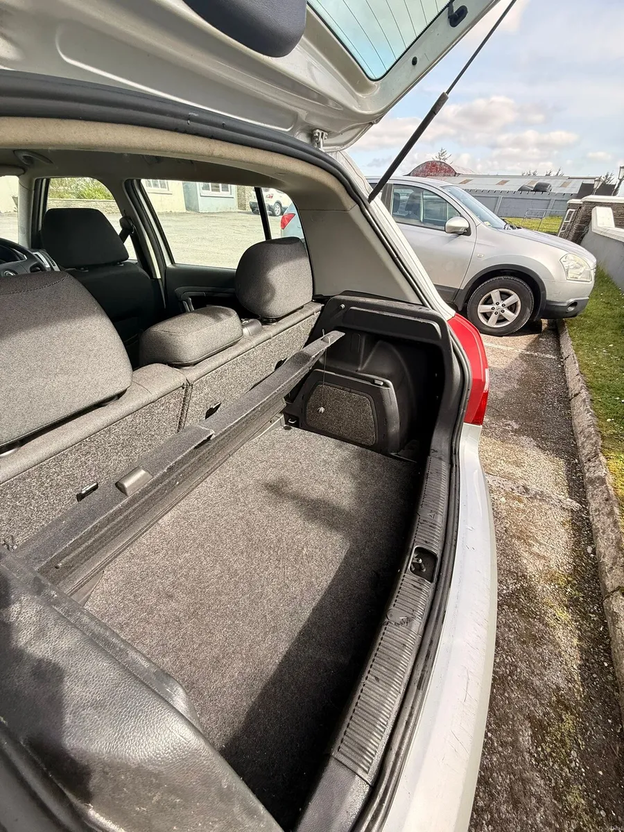 Skoda fabia 1.2 petrol nctd till next year - Image 4
