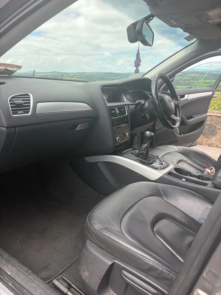 Grey Audi A4 SE - Image 4