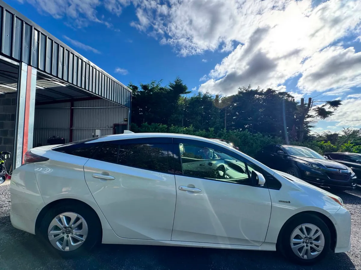 2018 Toyota Prius 1.8 Hybrid Automatic-perfect car - Image 4