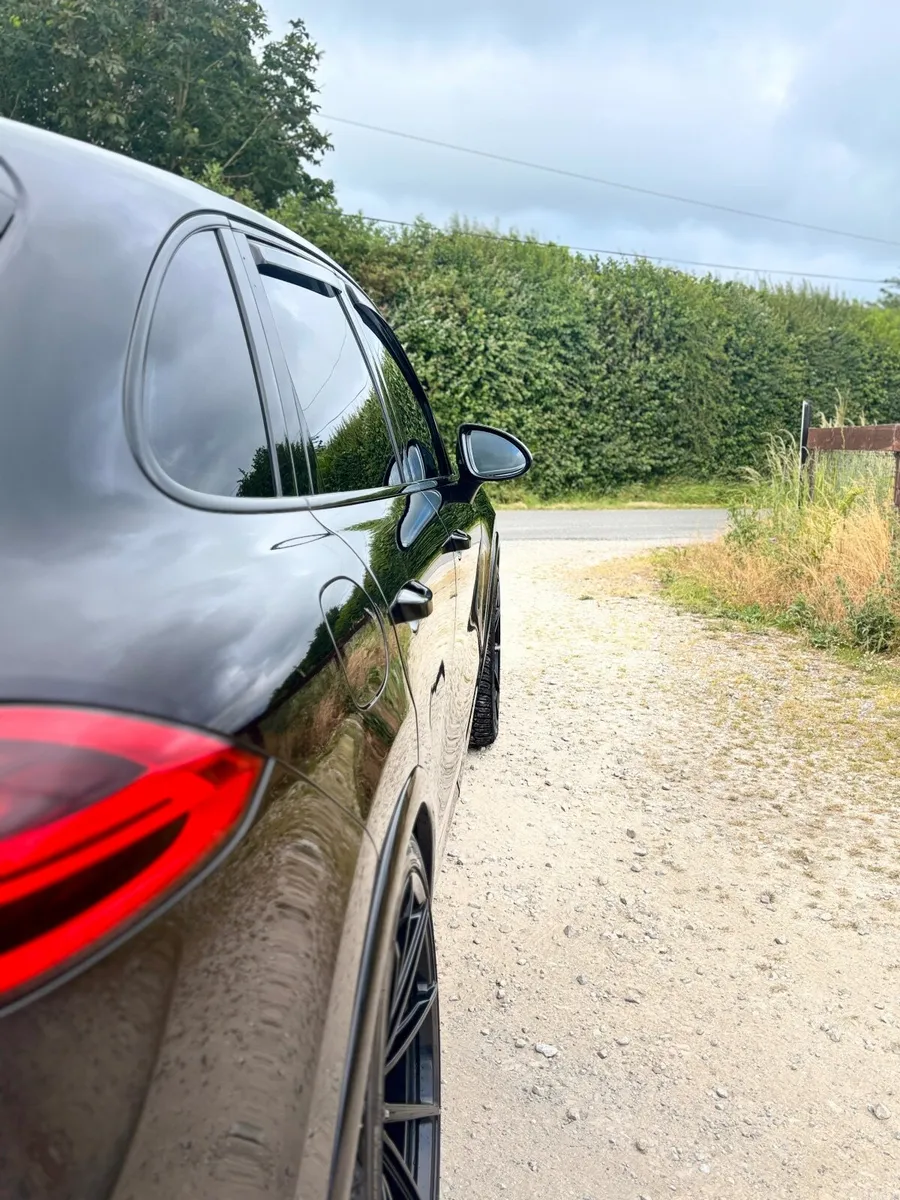 Porsche Cayenne 2017 Platinum Edition - Image 5