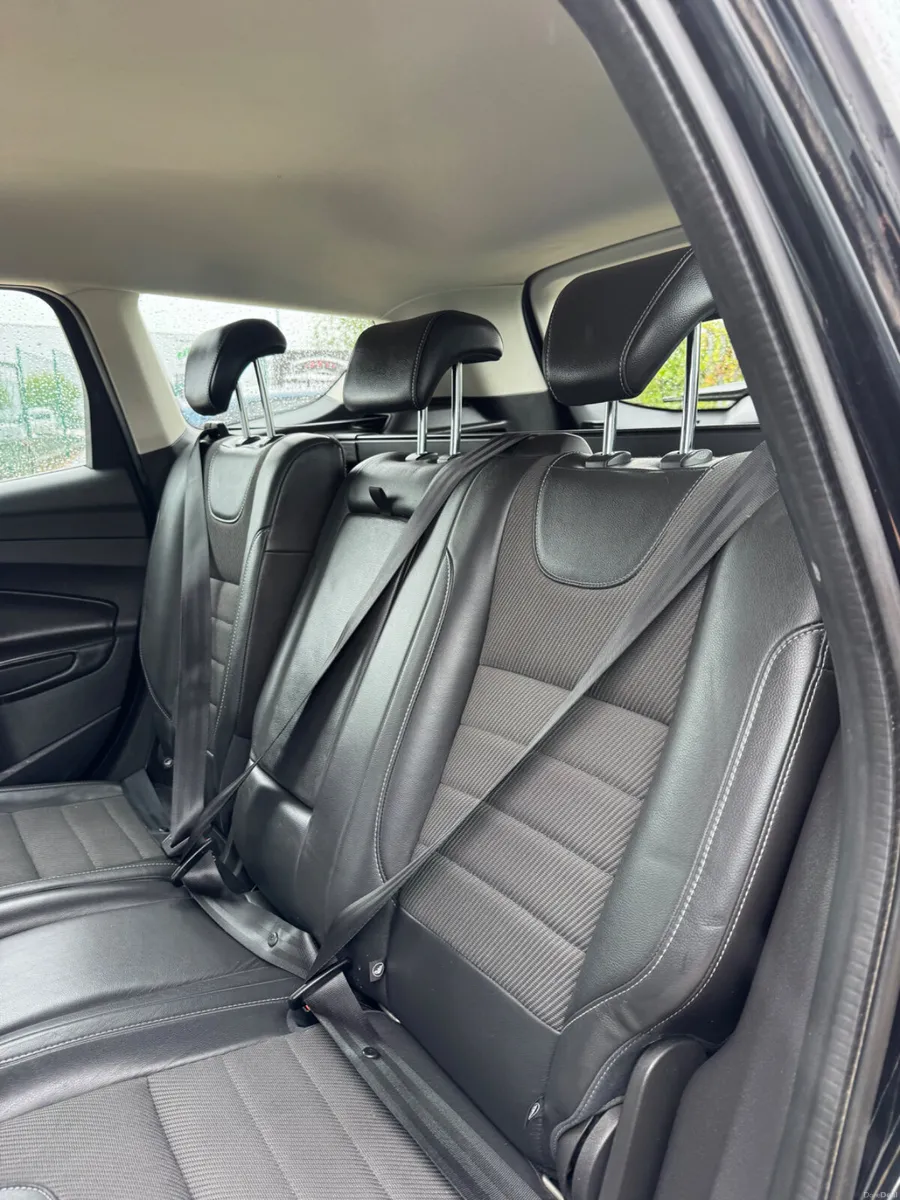 Ford Kuga 2015 titanium model - Image 4
