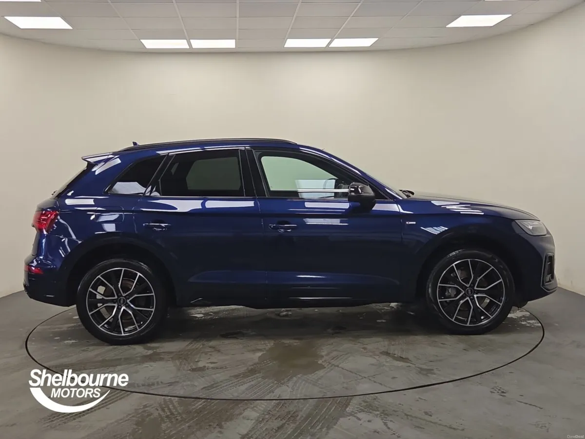 Audi Q5 TFSI QUATTRO S LINE BLACK EDITION - Image 3