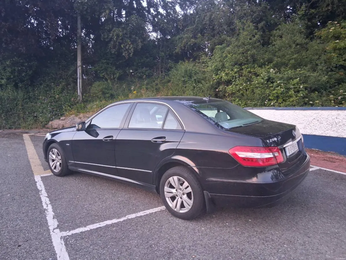2010 Mercedes E200 Diesel - Image 3