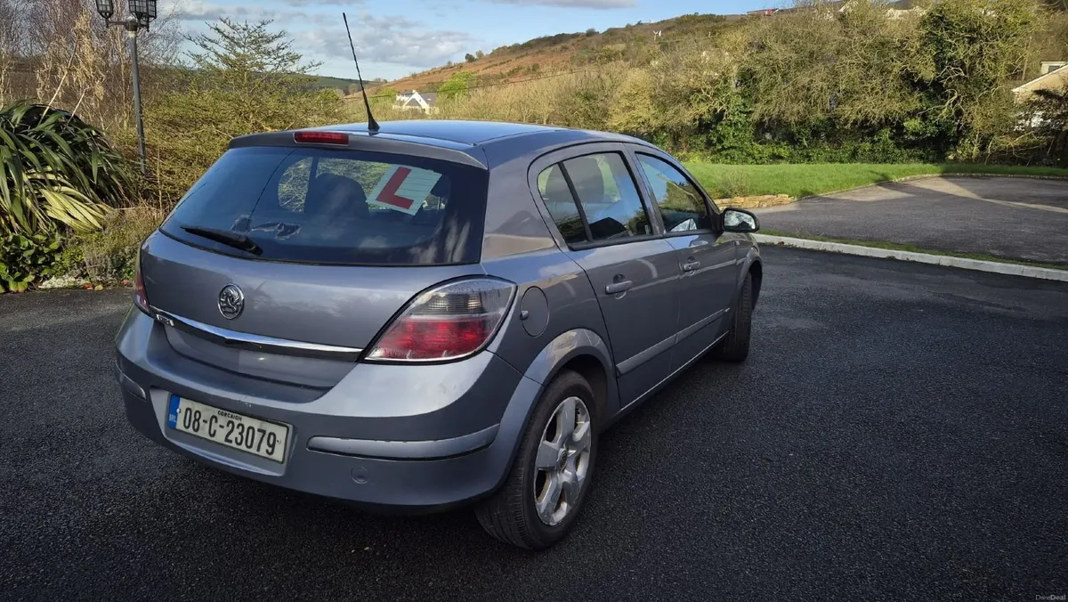 Vauxhall Astra 2008 - Image 1