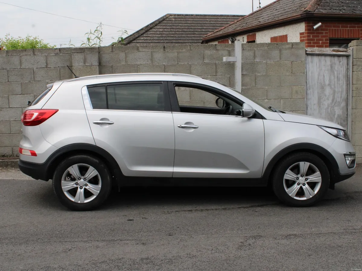 Kia Sportage 2012 - Image 2