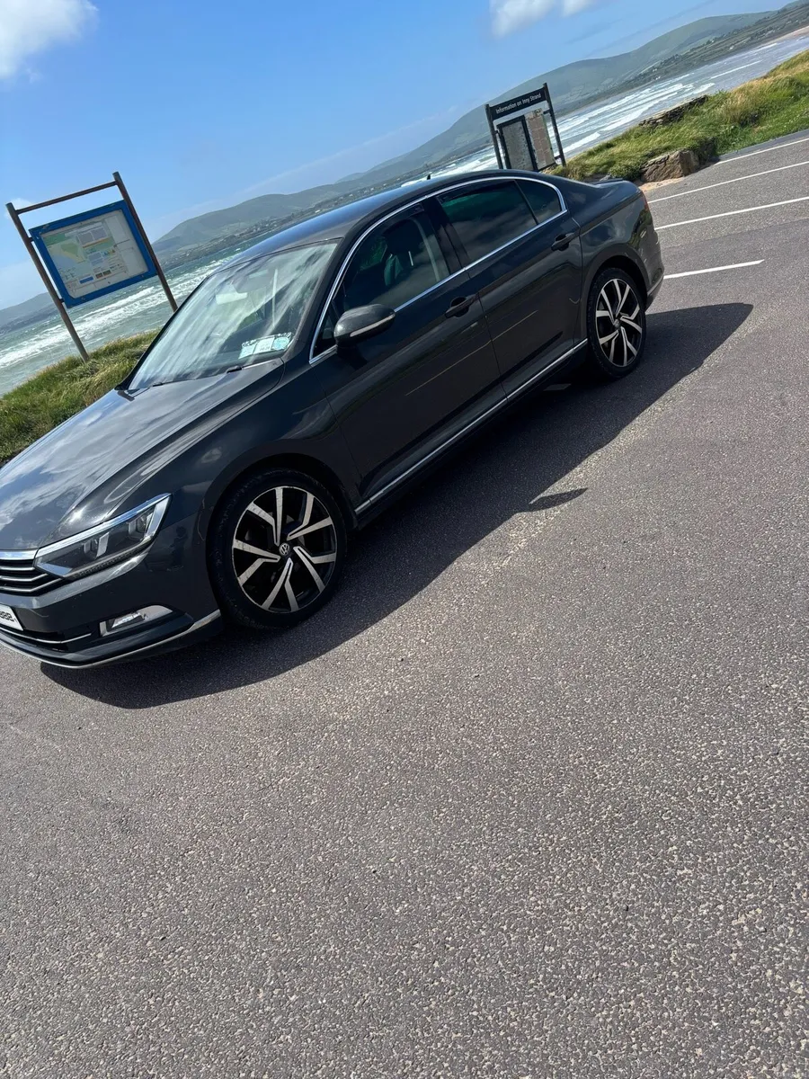 Volkswagen Passat - Image 1