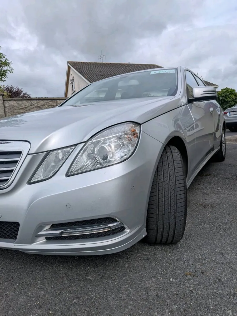 Mercedes E220 - Image 4