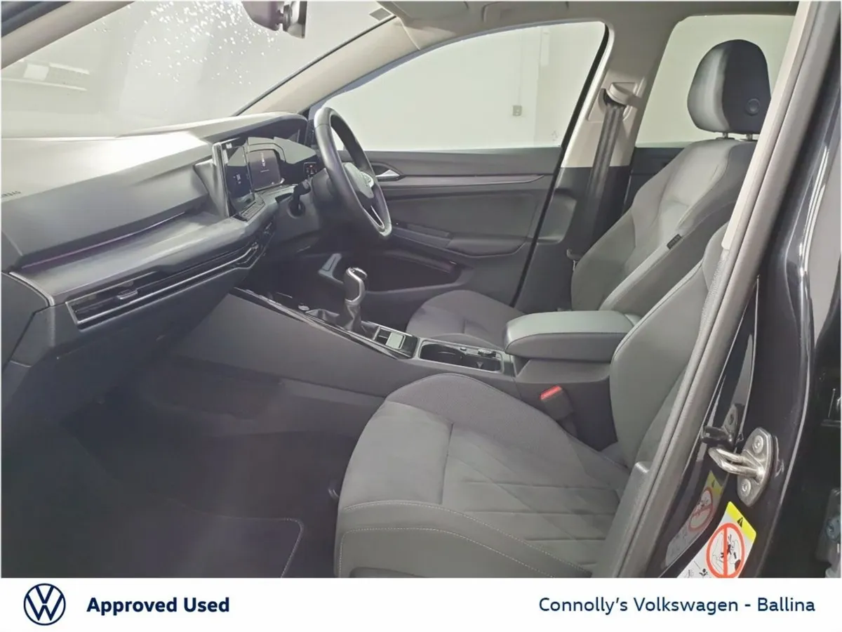 Volkswagen Golf STYLE | 2.0 Diesel  Engine | Huge - Image 4