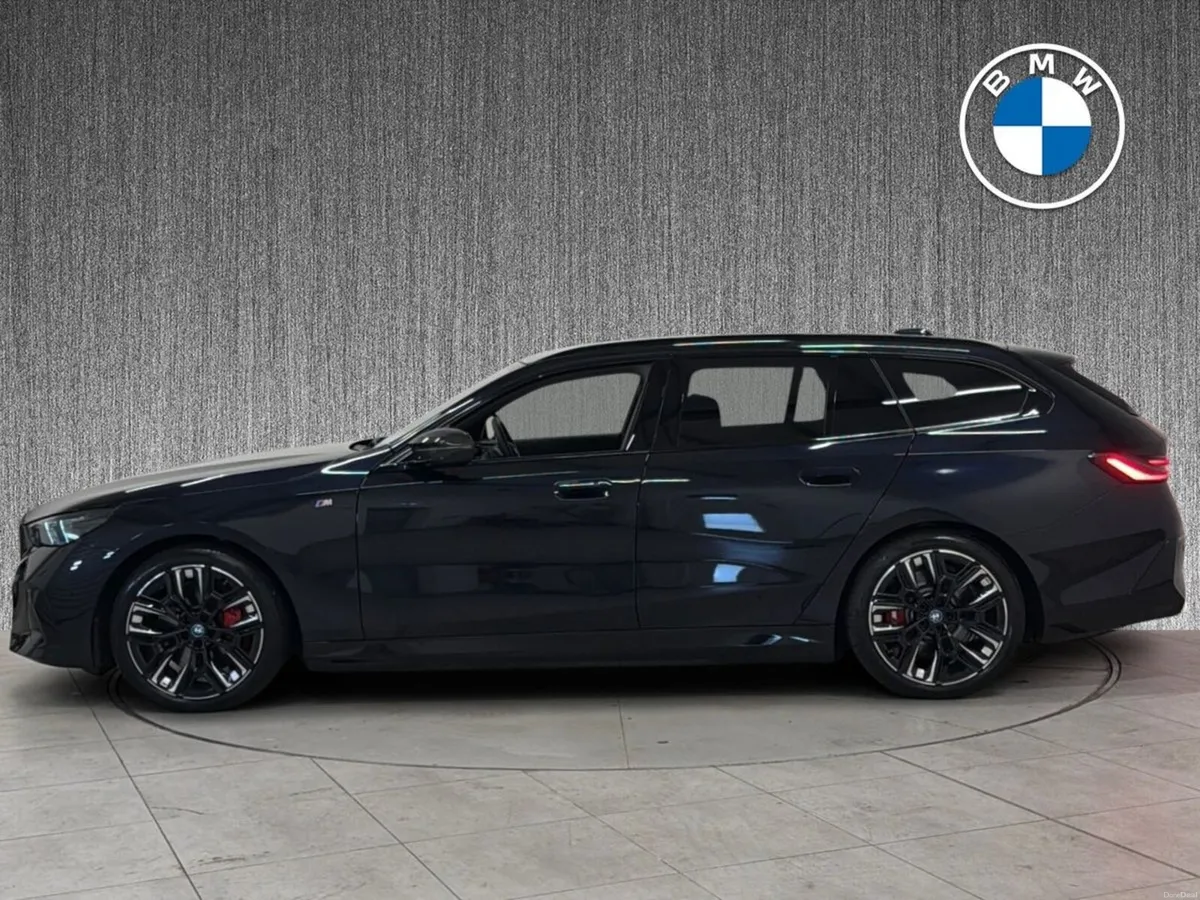 BMW i5 i5 M60 xDrive Touring - Image 3