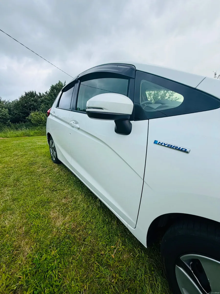Honda Fit 2015 - 1.5L hybrid - Image 3