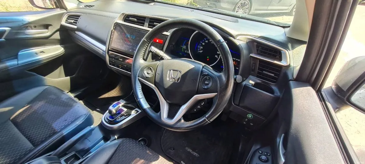 Honda fit hybrid - Image 6