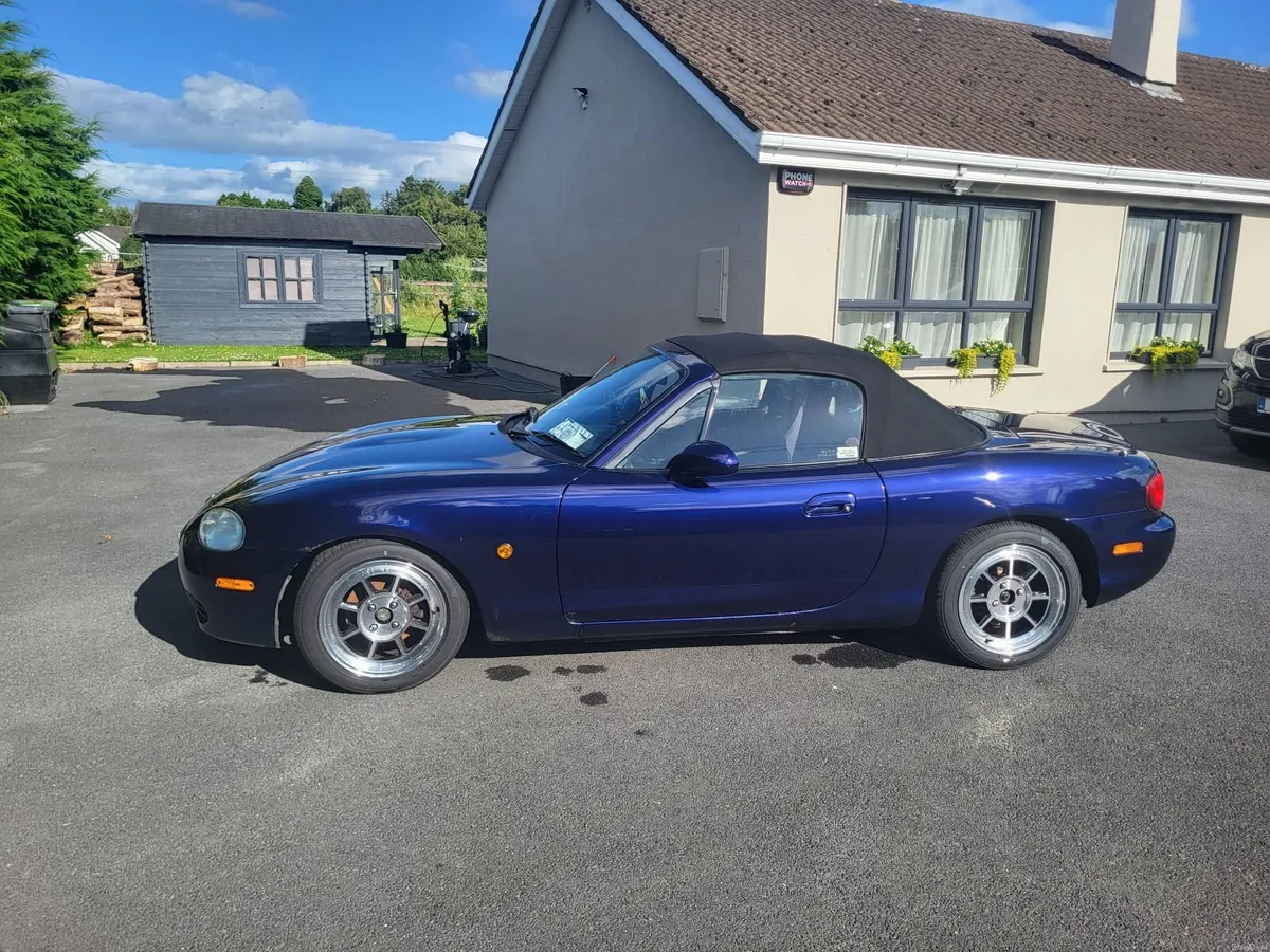 Mazda MX-5 2004 - Image 2