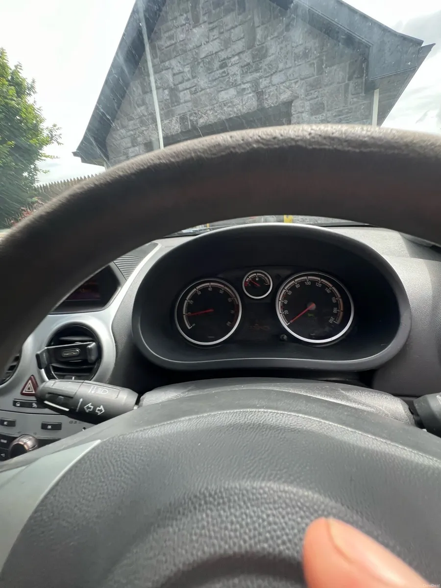 Opel Corsa Club 1.2i - Image 4