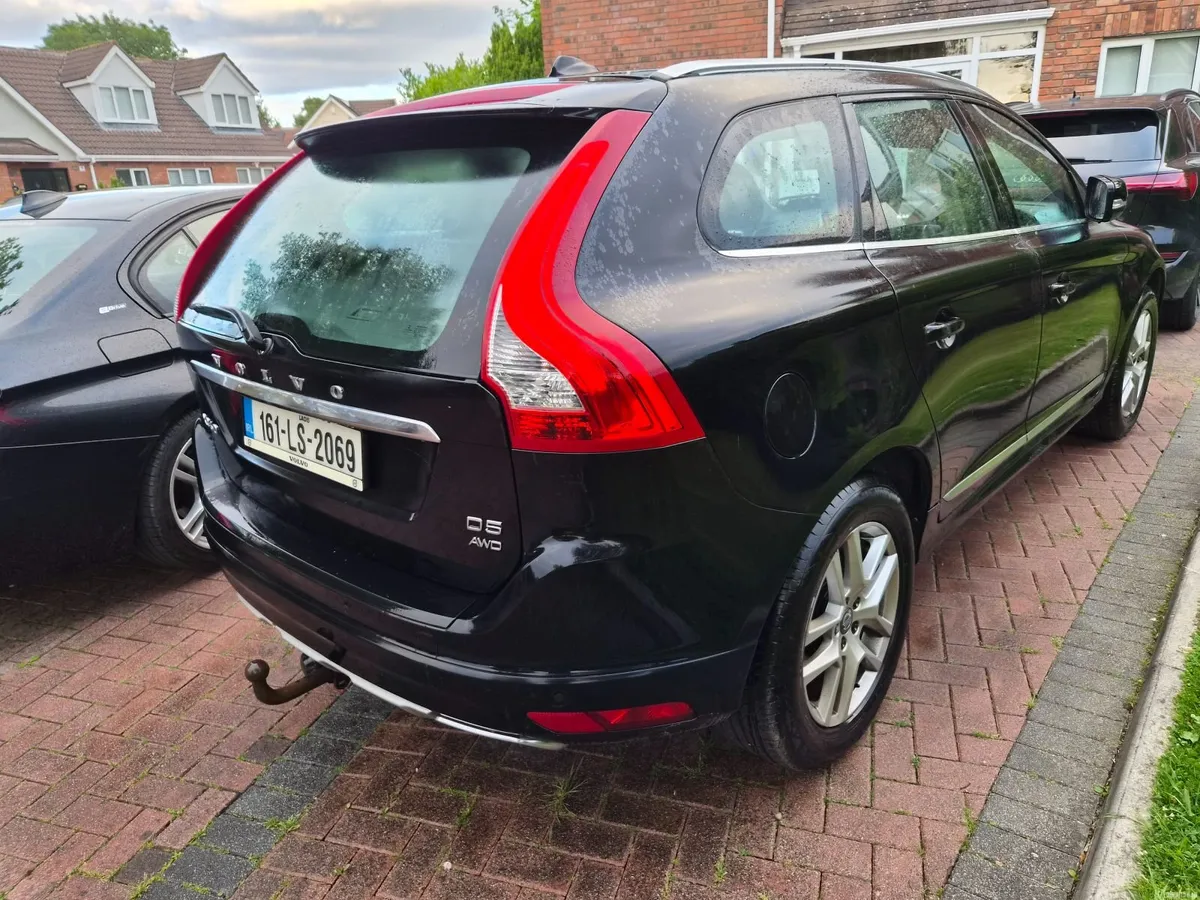 Volvo XC60 2016 2.4 awd - Image 3