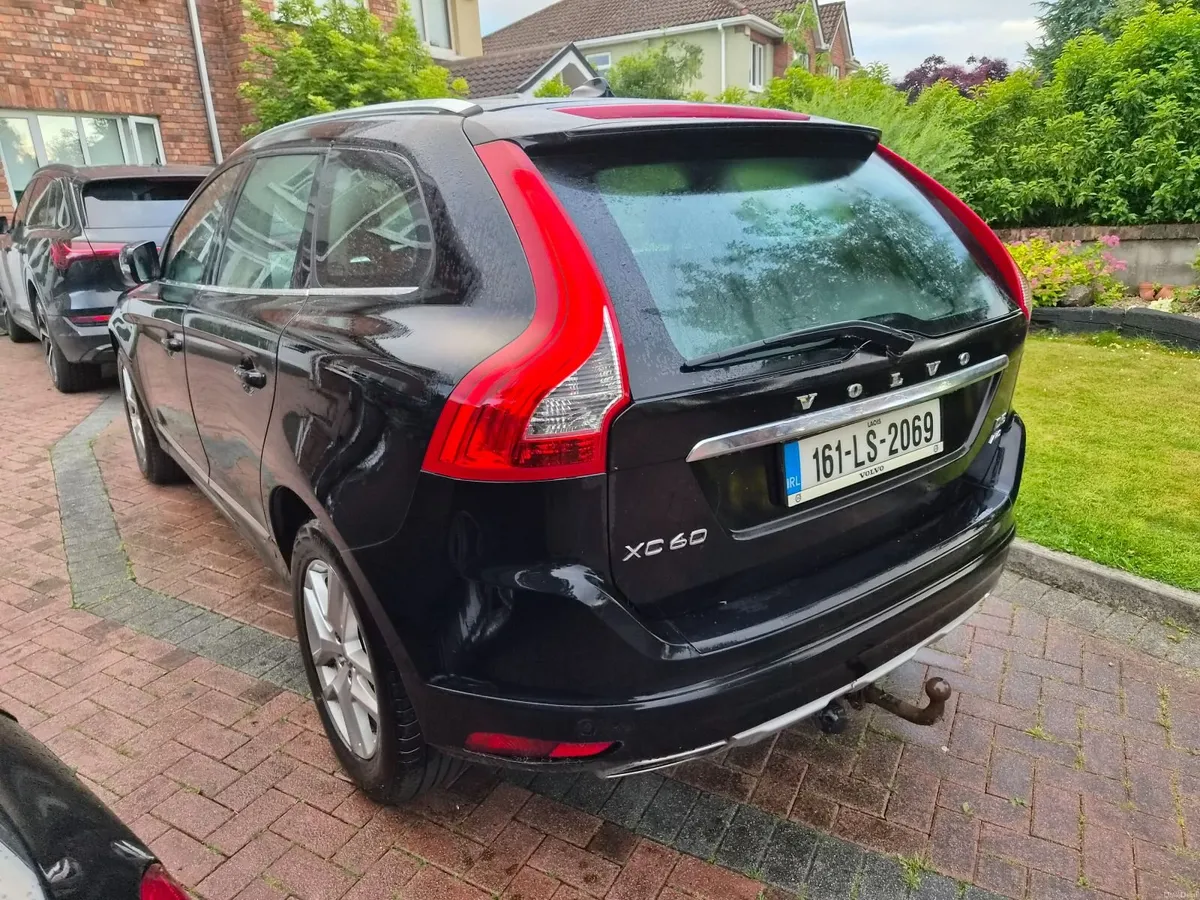 Volvo XC60 2016 2.4 awd - Image 4