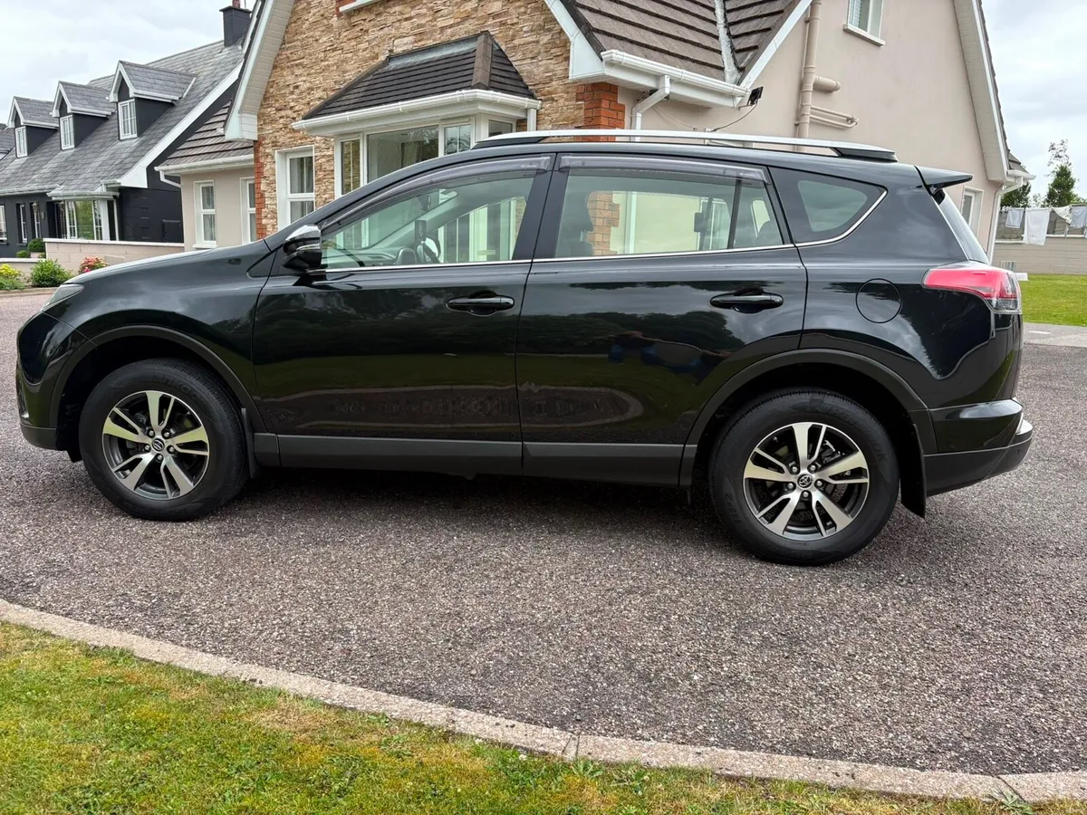 TOYOTA RAV4 LUNA SPORT - Image 2