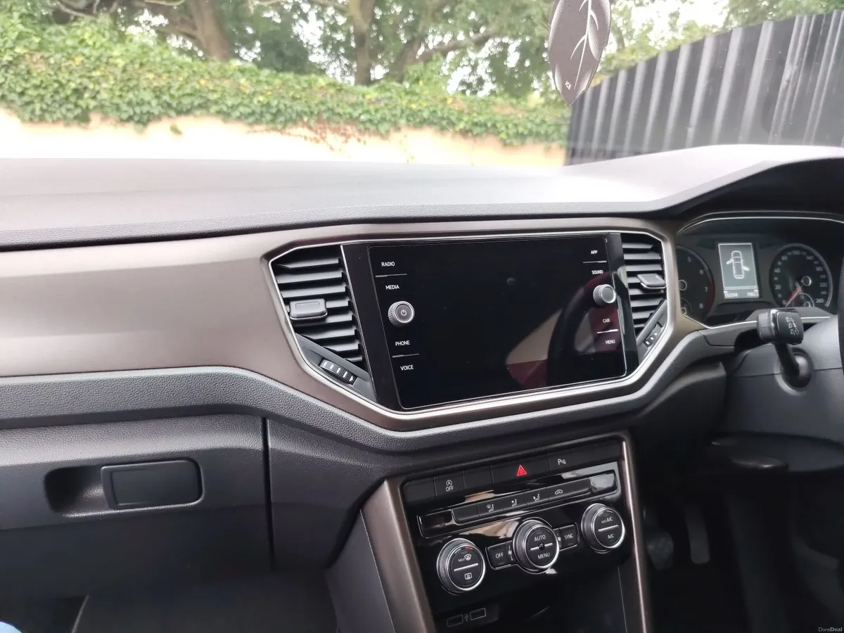 Volkswagen T-Roc 2019 - Image 1