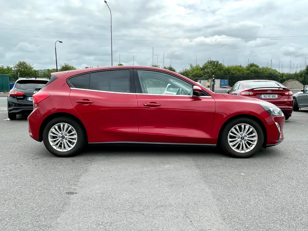 Ford Focus 1.0 Ecoboost petrol - Image 3