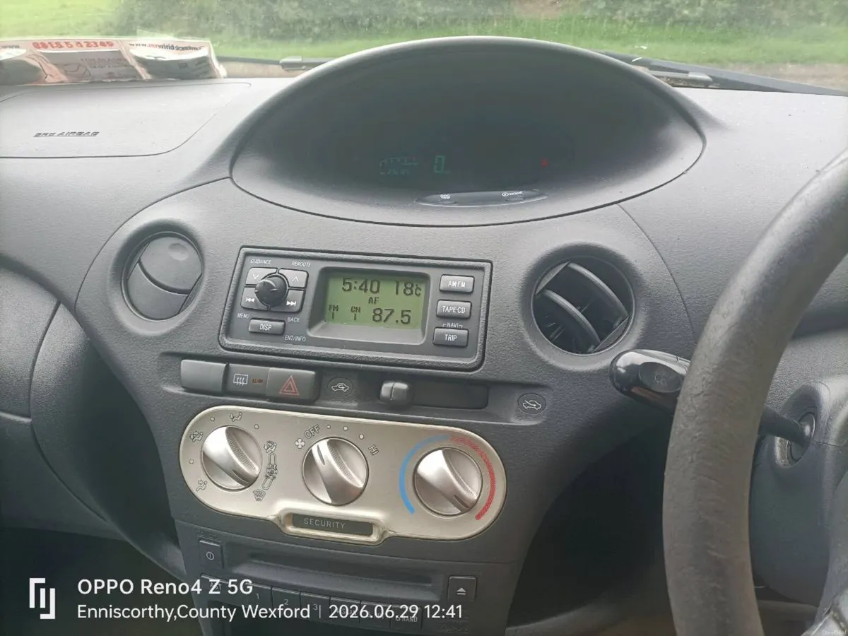 Toyota Yaris 1.3 petrol 5 Dr automatic - Image 4