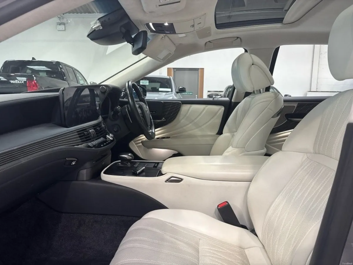 Lexus LS Luxury 2WD - L White Interior - Image 6