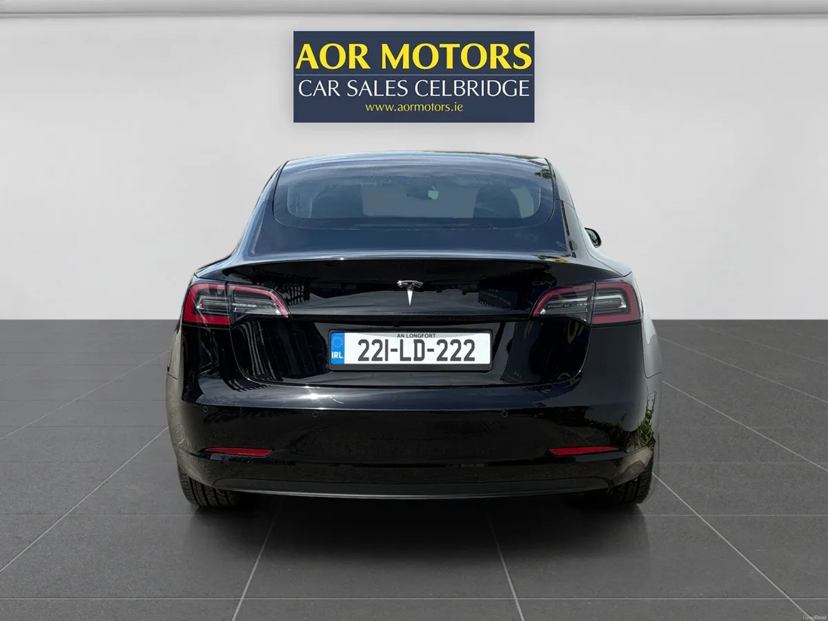 Tesla Model 3 2022 - Image 5