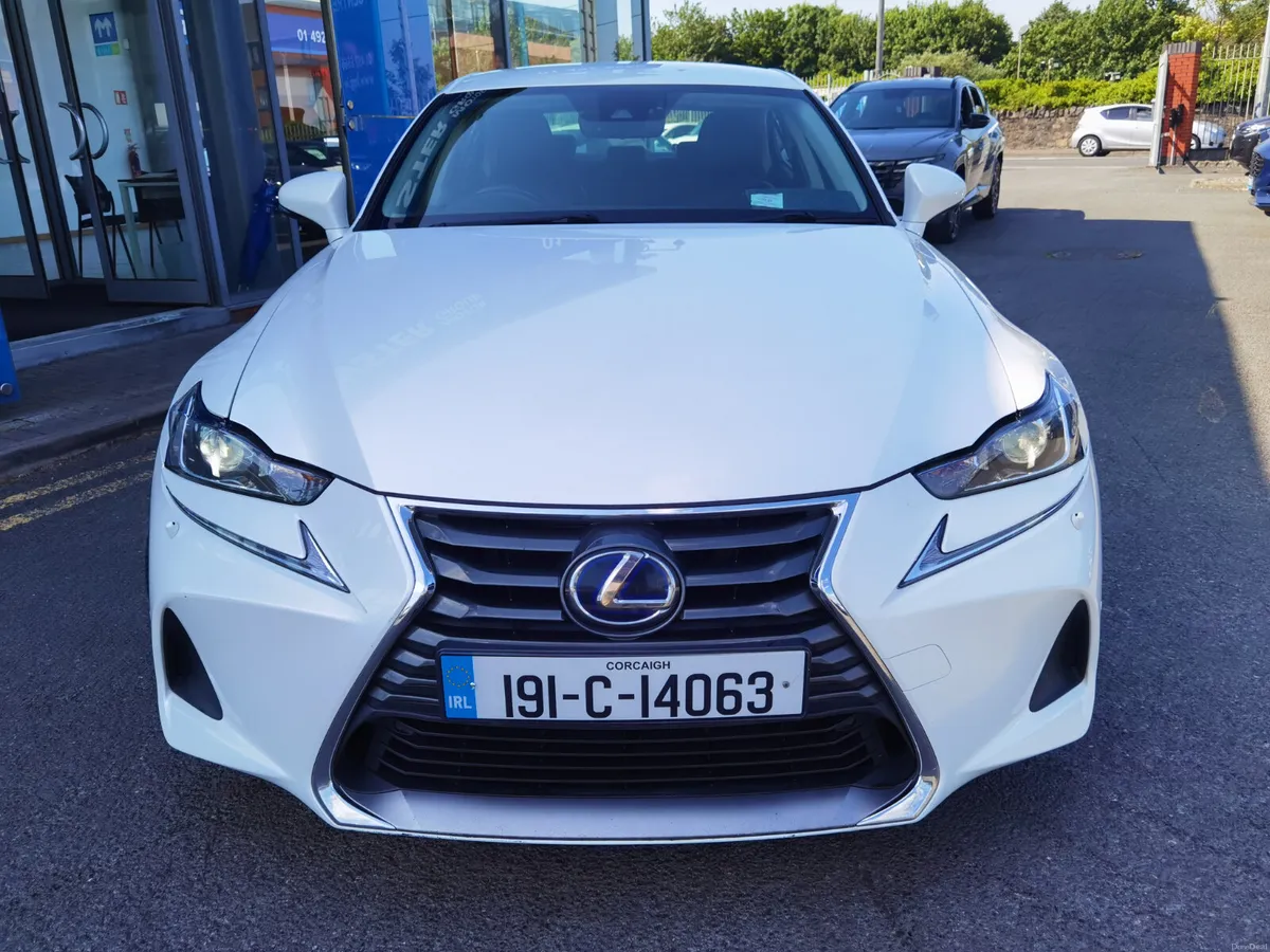 LEXUS IS 300H 2.5 ADVANCE AUTOMATIC PETROL HYBRID - Image 2