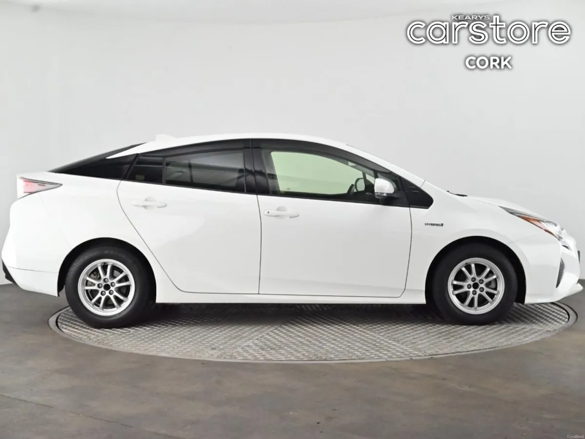 Toyota Prius 1.8 Hybrid - Image 2
