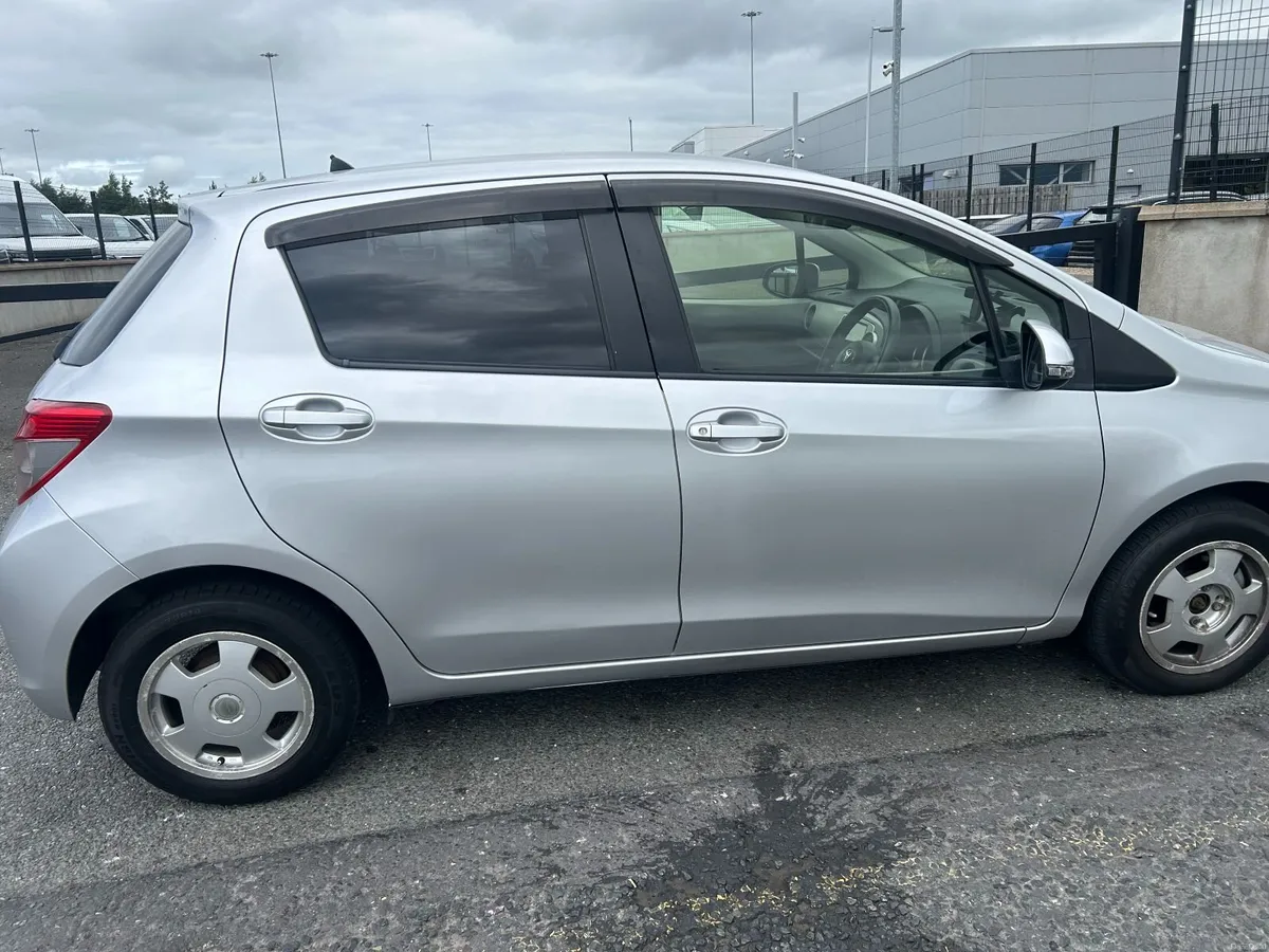 Toyota Vitz 2013 Automatic - Image 2