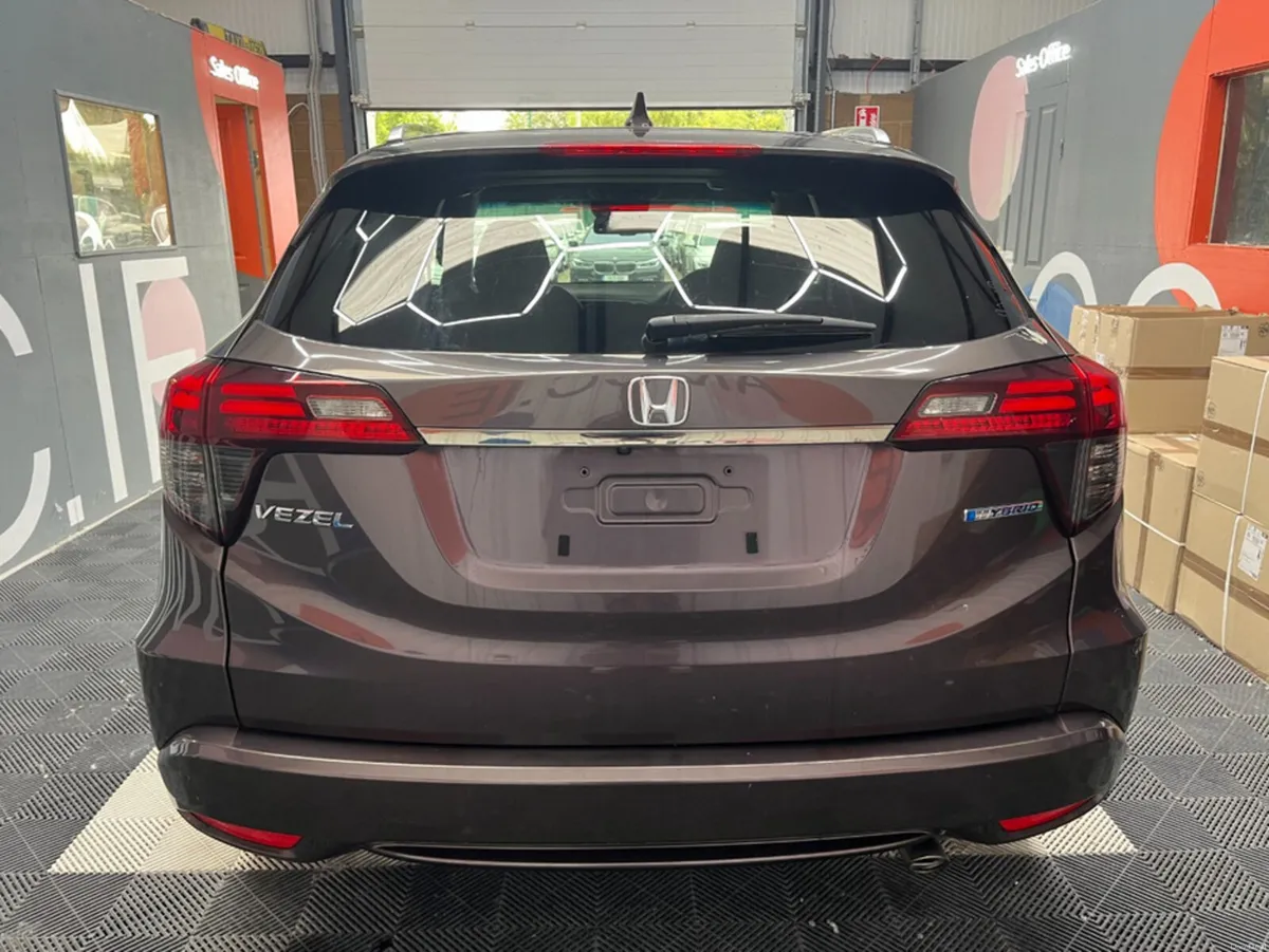 Honda Vezel 2018 HONDA VEZEL HYBRID Z 1.5 AUTOMATI - Image 3