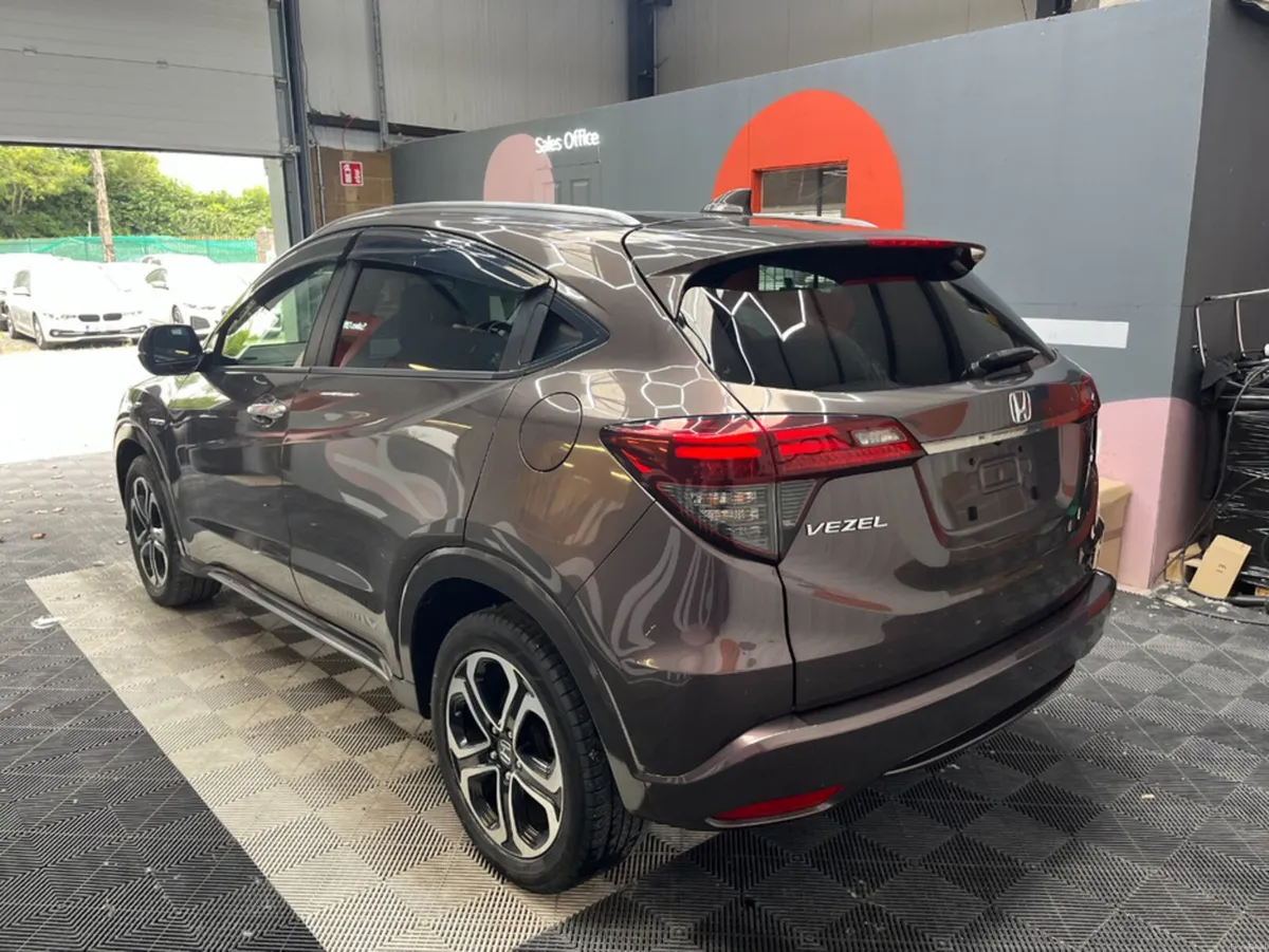Honda Vezel 2018 HONDA VEZEL HYBRID Z 1.5 AUTOMATI - Image 4