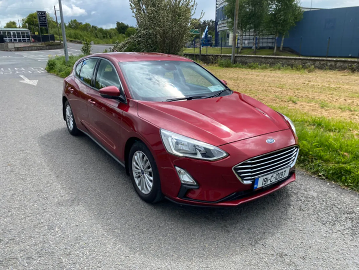 Ford Focus TITANIUM 1.5 TDCI 125PS 6 5DR 6SPEED - Image 3