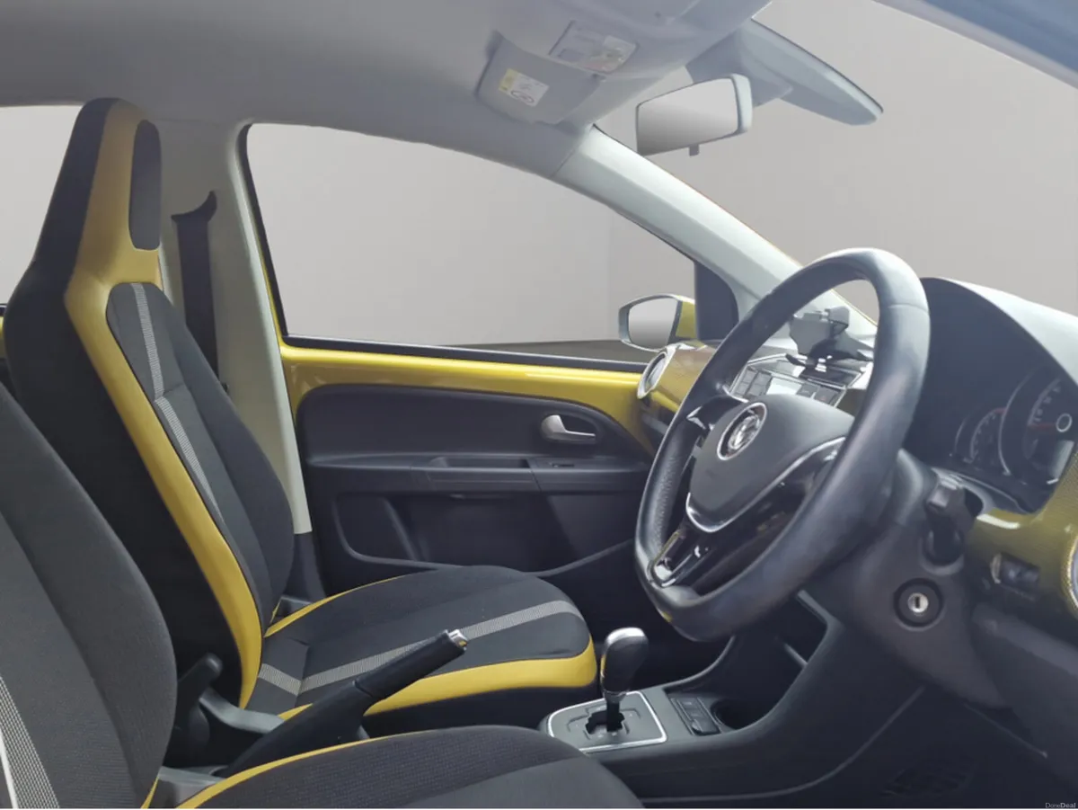 Volkswagen up! 1.0 AUTOMATIC *** 5 DOOR *** LOW KM - Image 5