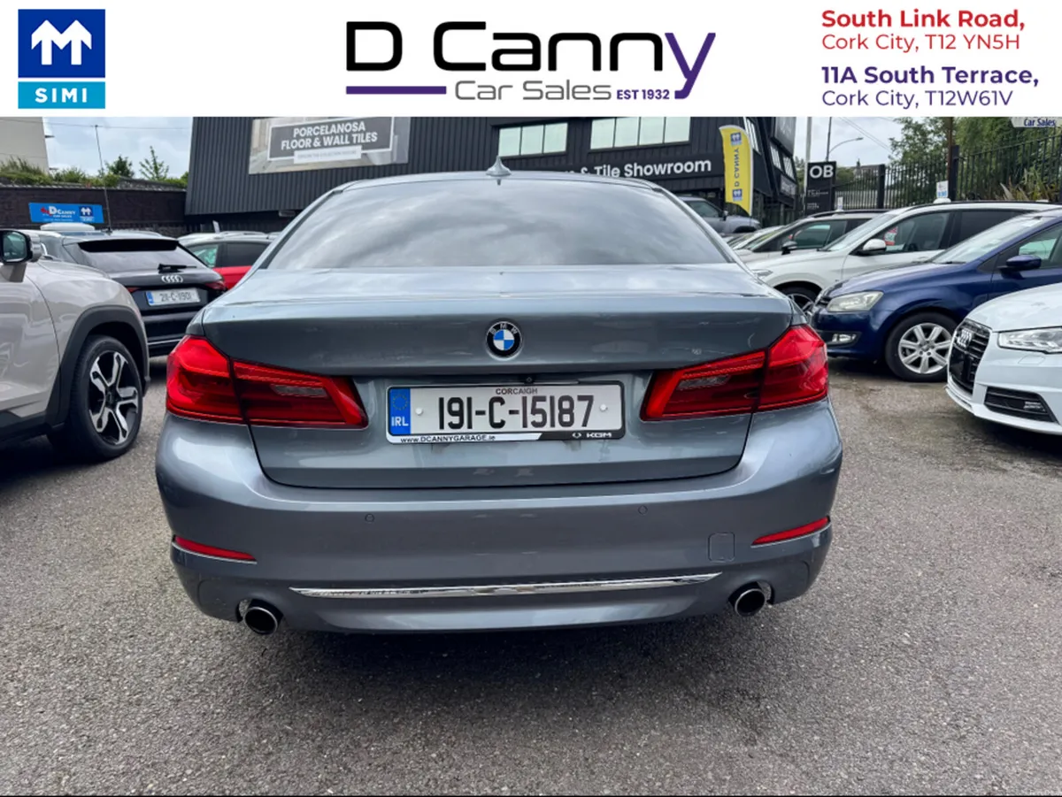 BMW 5-Series 523i 2.0 petrol LUXURY EDITION - Image 3