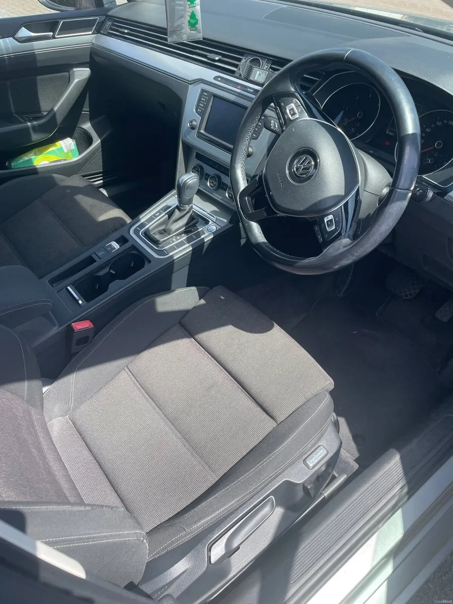 Volkswagen Passat 2015 - Image 3