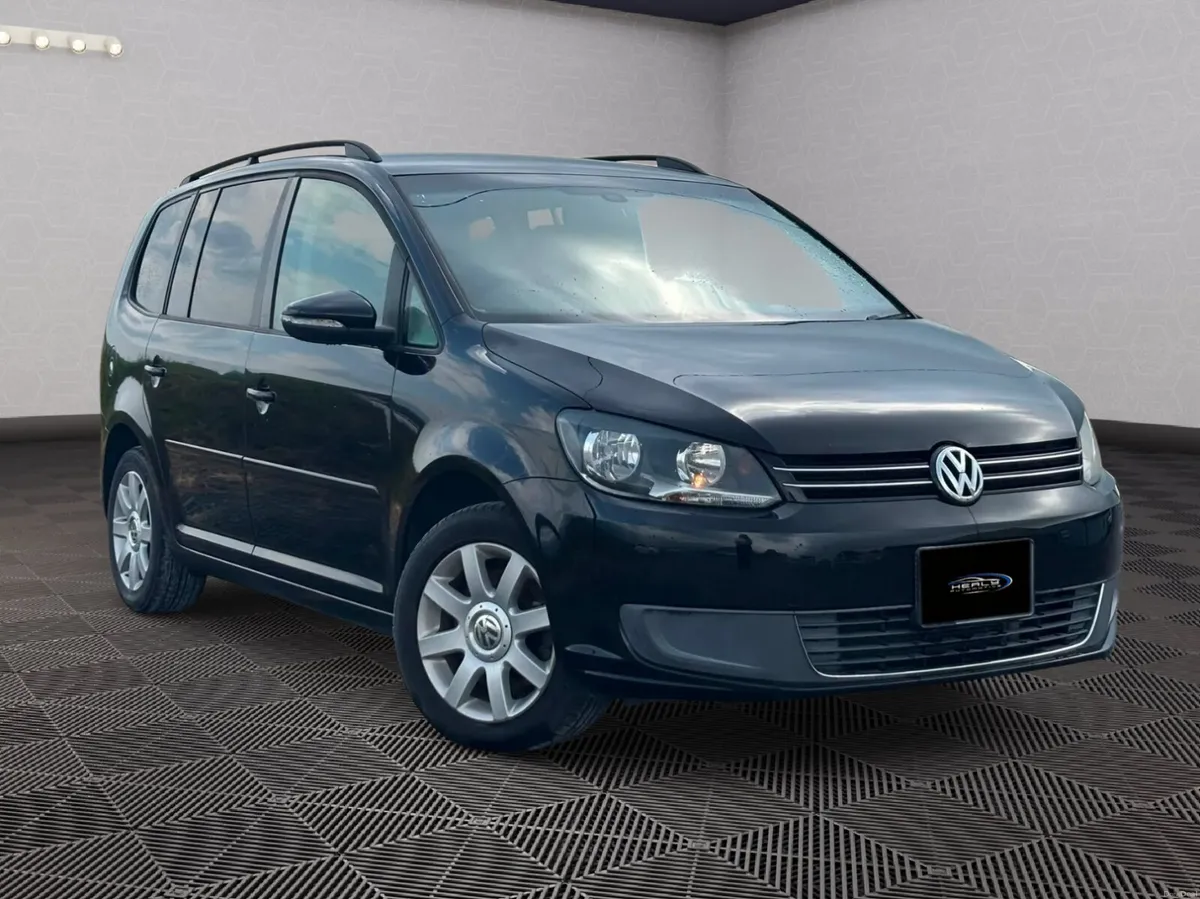 Volkswagen Touran *Automatic* - Image 1