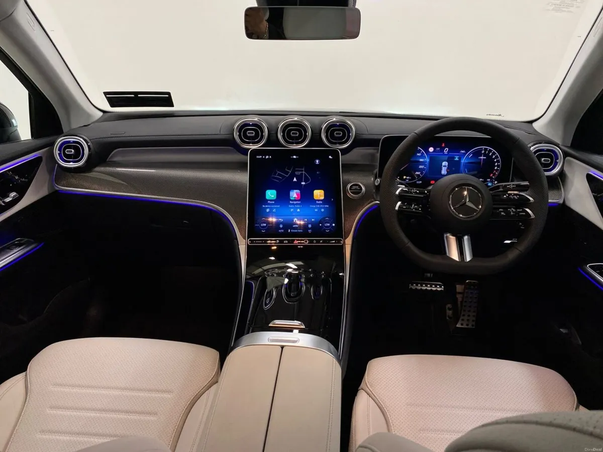Mercedes-Benz GLC GLC 300 e 4MATIC EQ Hybrid Techn - Image 4
