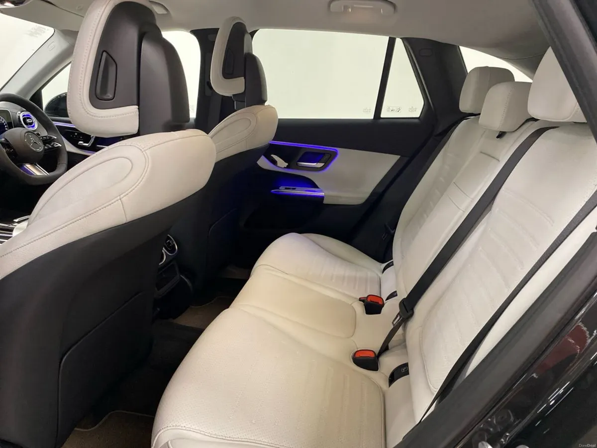 Mercedes-Benz GLC GLC 300 e 4MATIC EQ Hybrid Techn - Image 4