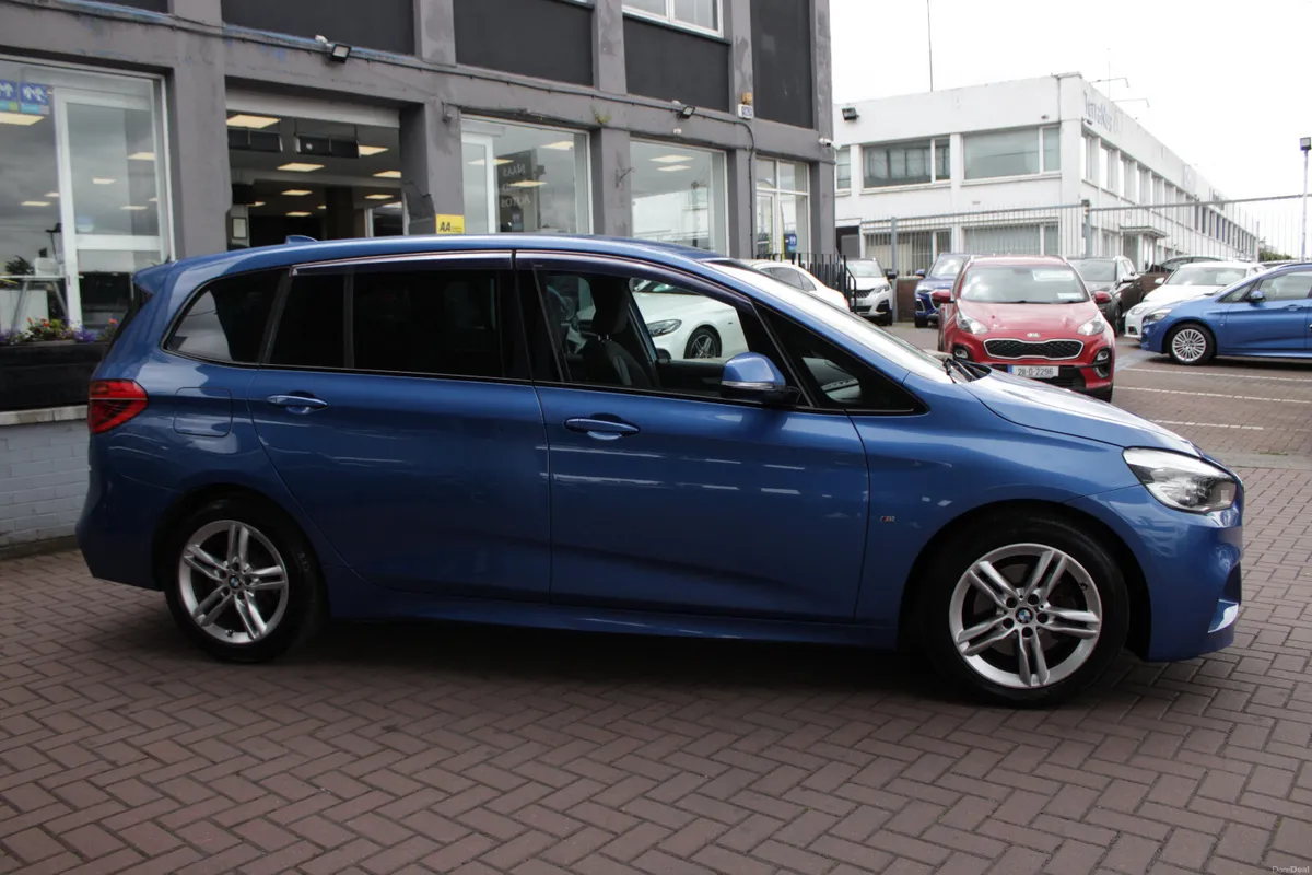 2017 BMW 218D M-SPORT 5DR 7 SEATER ESTATE AUTO - Image 3