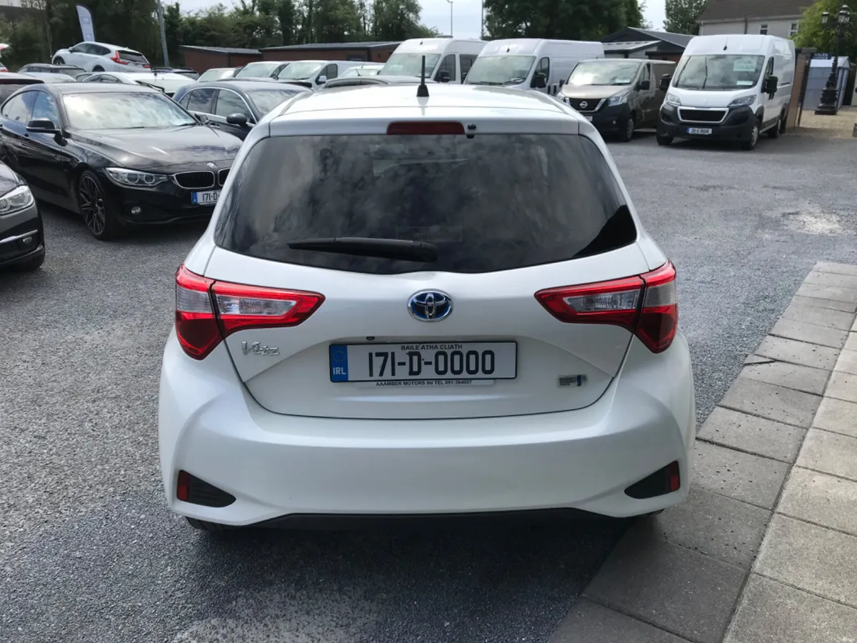 2017 Toyota Yaris Vitz Hybrid Automatic - Image 4