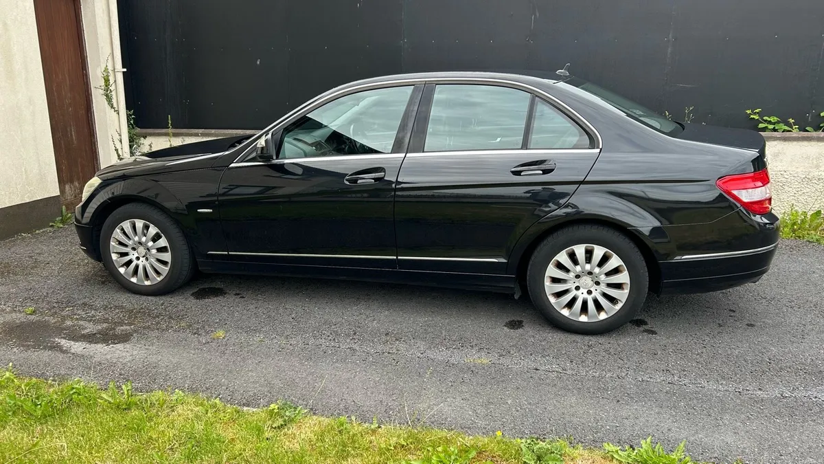 Merceses-Benz C-Class 1.8 Elegance with LPG - Image 2
