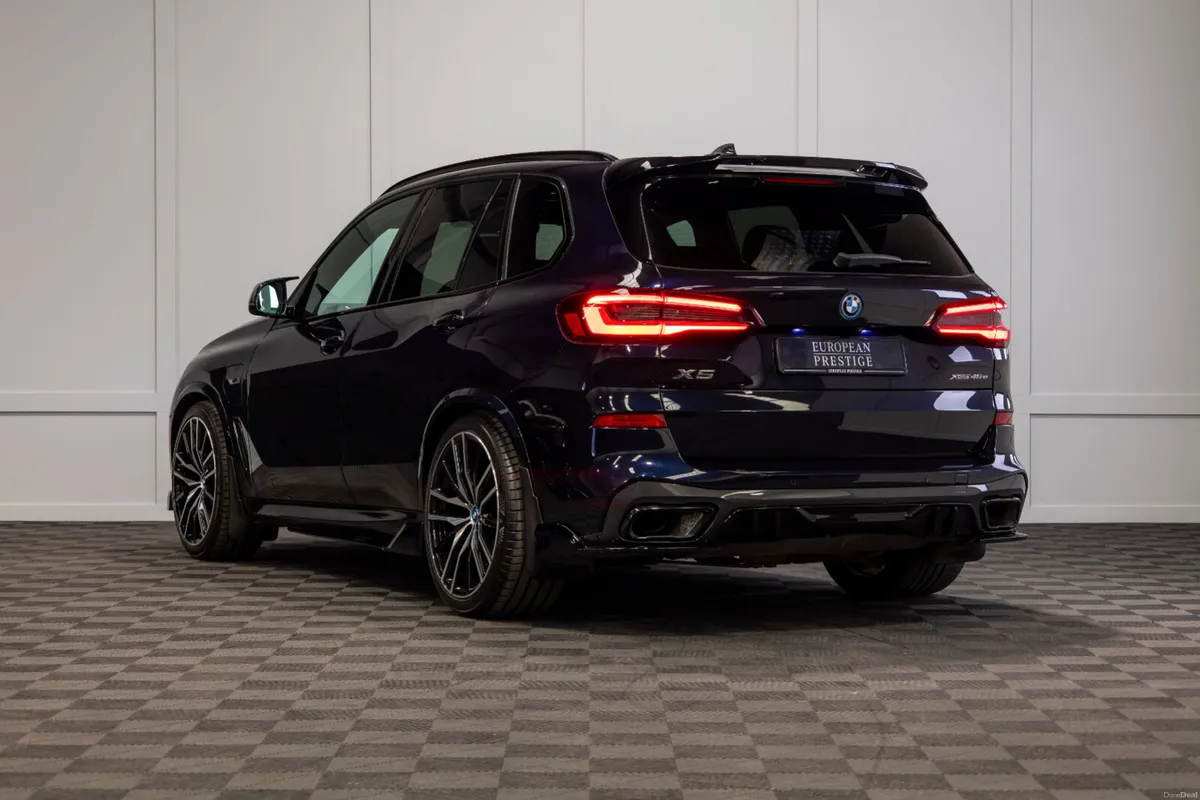 2022 BMW X5 X-Drive 45e M-Sport - Image 4