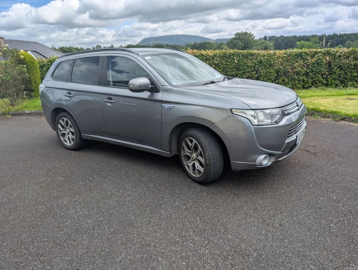 Mitsubishi Outlander 2014 - Image 1