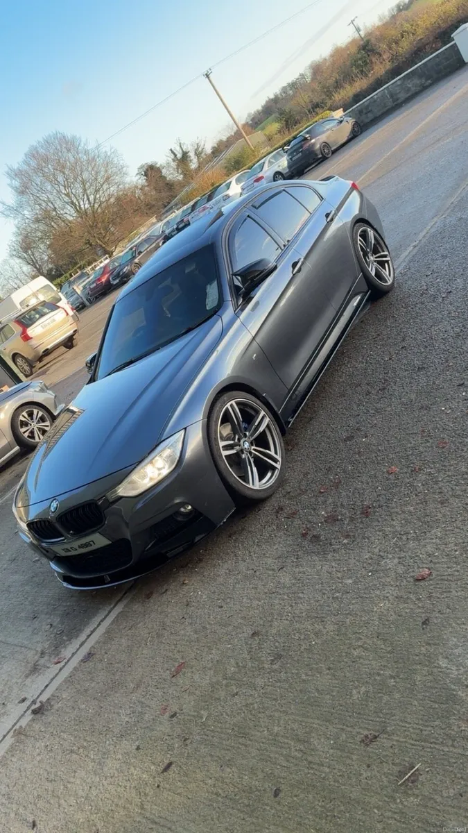 BMW 330d - Image 1