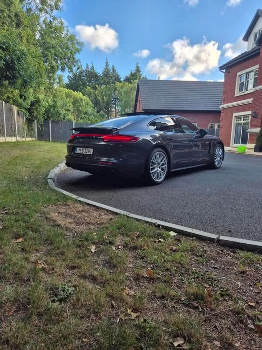 2017 Porsche Panamera - Image 2